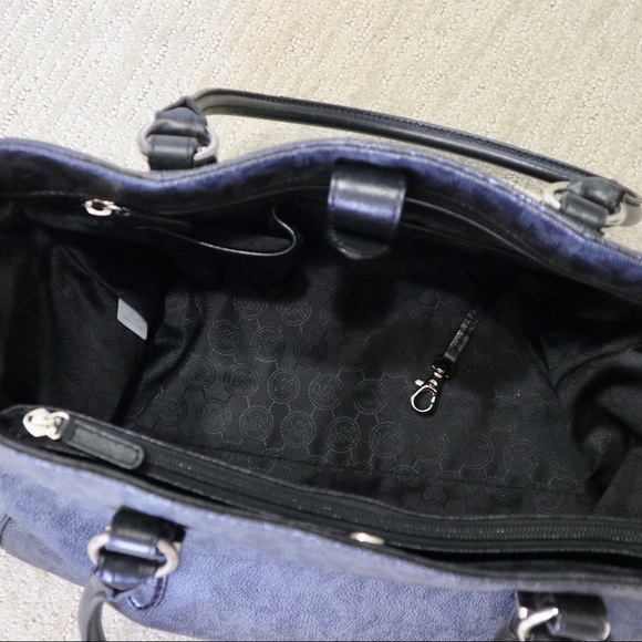 Michael Kors Tote Bag - Picture 3 of 4